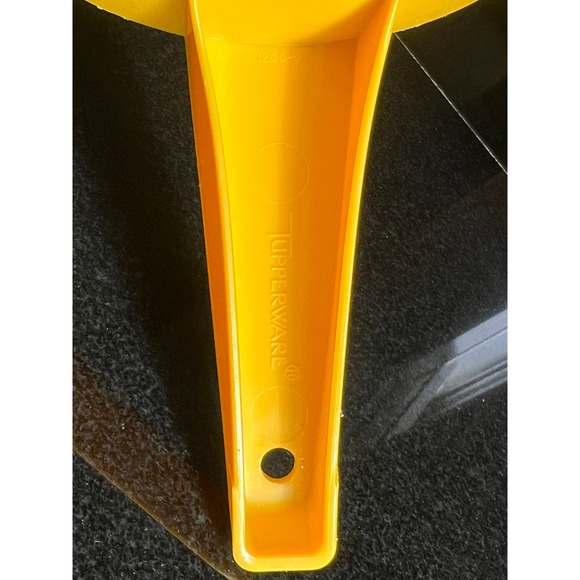 Vintage TUPPERWARE Yellow Colander Strainer #1200-3 One Quart - Picture 5 of 8